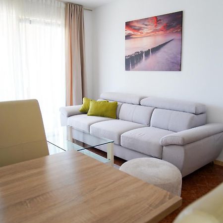 오미살즈 Apartman Lana 아파트 외부 사진