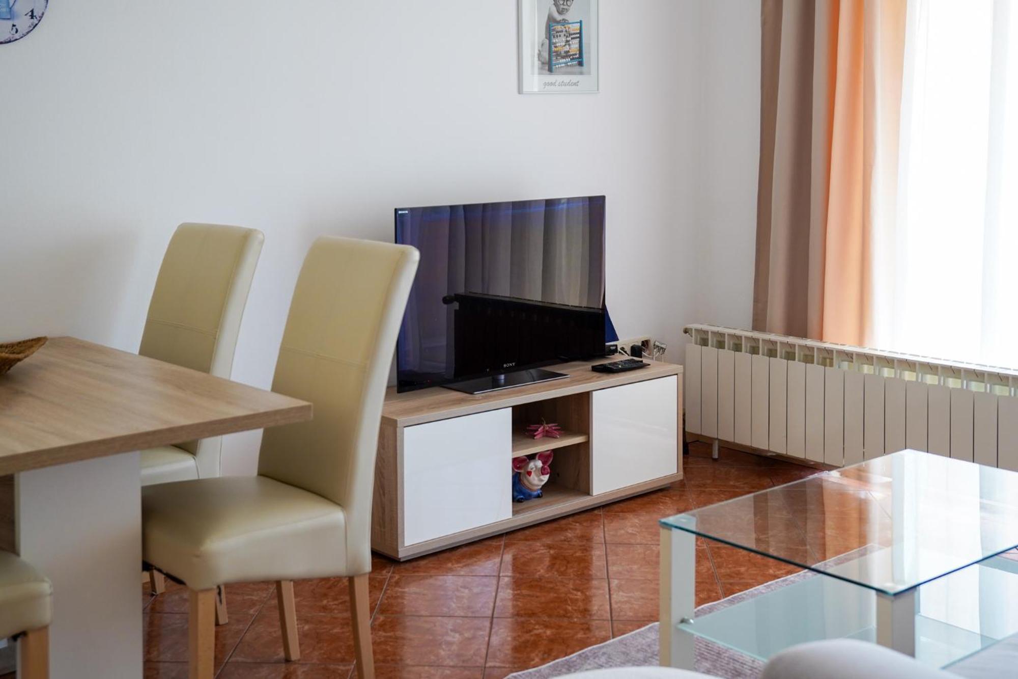 오미살즈 Apartman Lana 아파트 외부 사진
