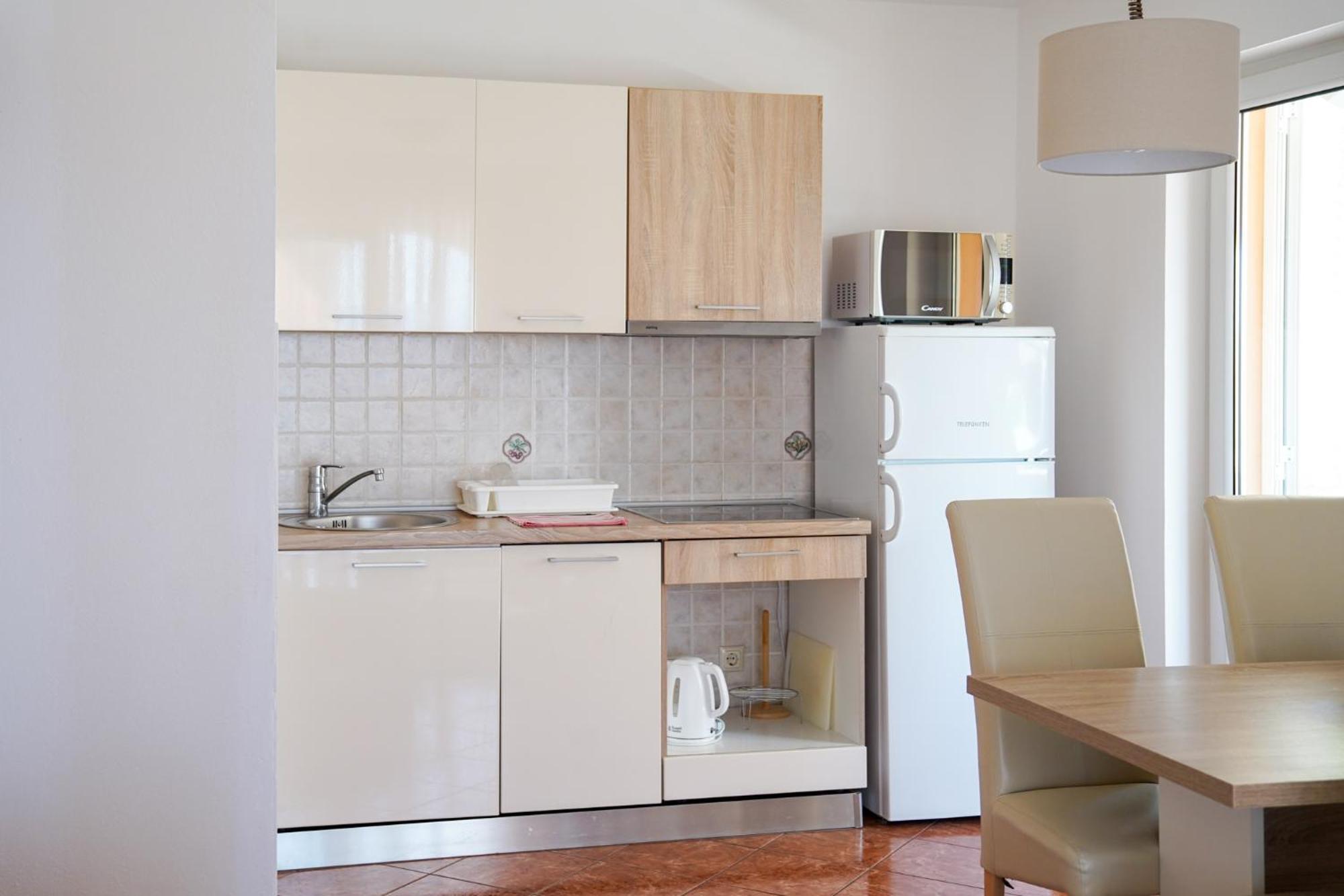 오미살즈 Apartman Lana 아파트 외부 사진