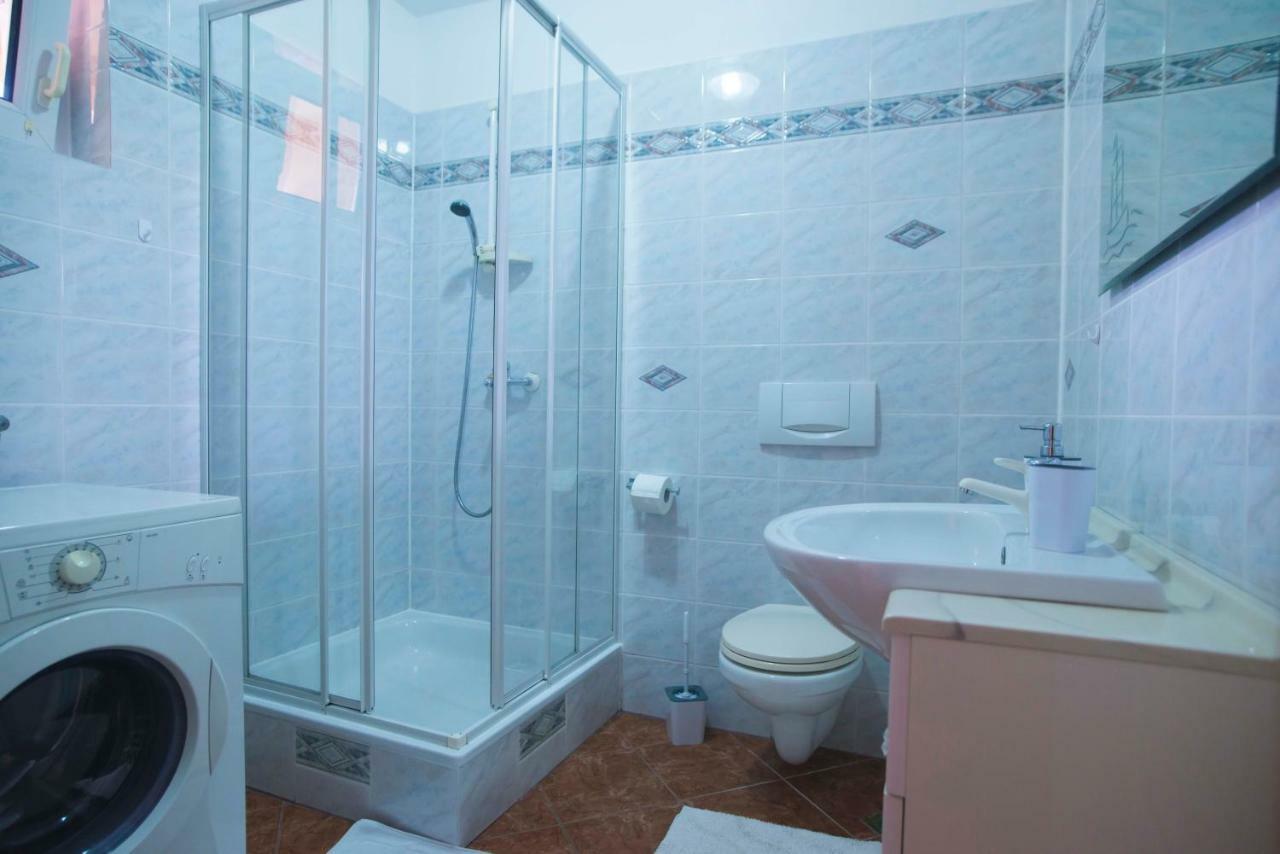 오미살즈 Apartman Lana 아파트 외부 사진